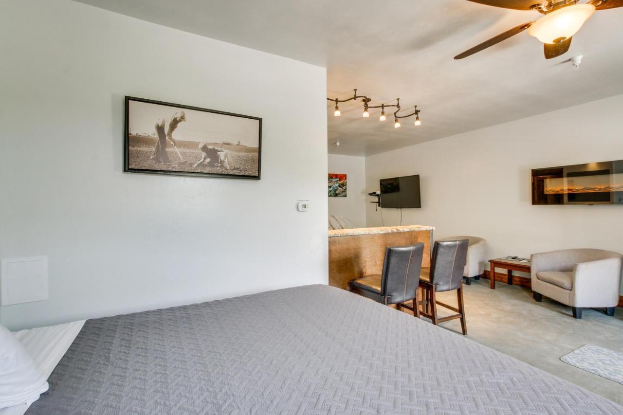 Central Lava Hot Springs Studio With Deck And Views! Exterior foto